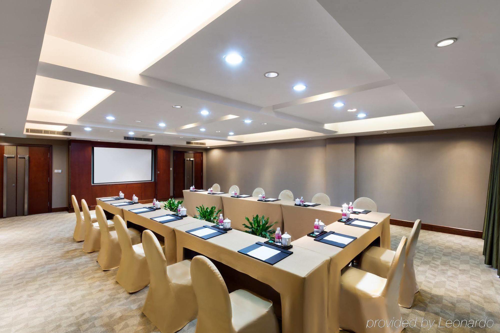 Parkline Century Park Hotel Shanghai Extérieur photo